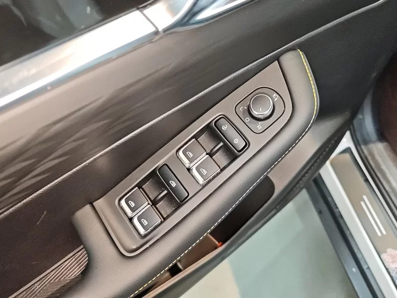 GEELY Coolray 2025 car image #10