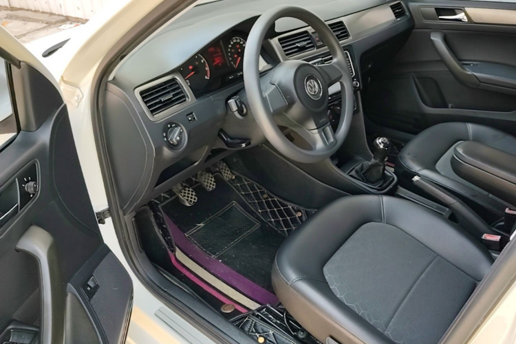 Volkswagen Santana 2016 car image #12