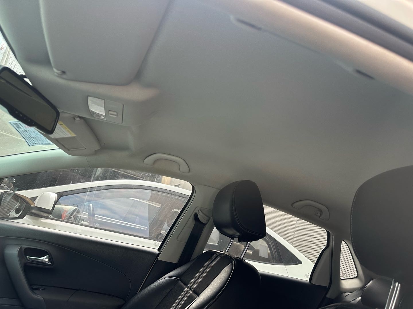 Volkswagen Polo 2015 car image #9