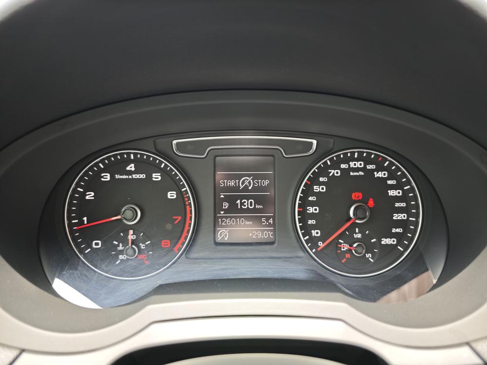 Audi Q3 2018 car image #12
