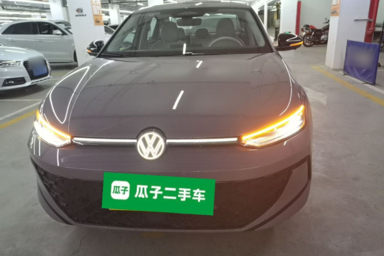 2025 car image #3