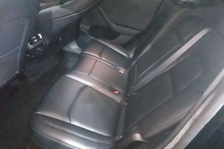 Tesla Model Y 2023 immagine di auto #17