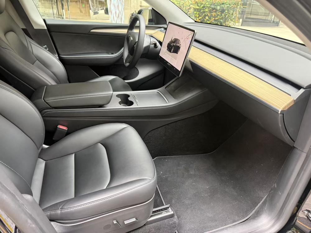 Tesla Model Y 2023 car image #7