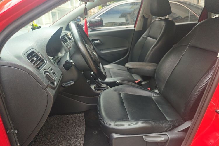 Volkswagen Polo 2015 car image #17