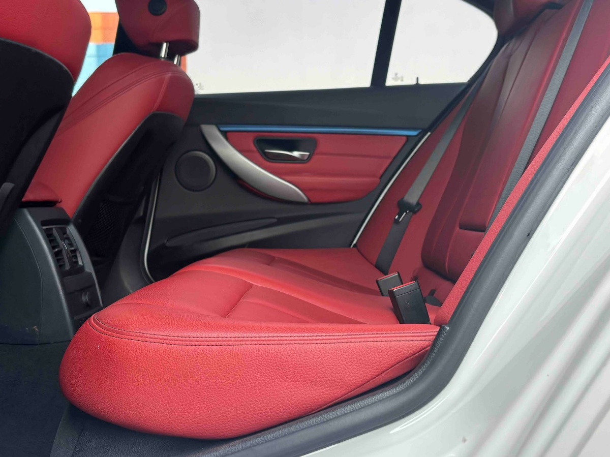 BMW 3 Series 2019 car image #8