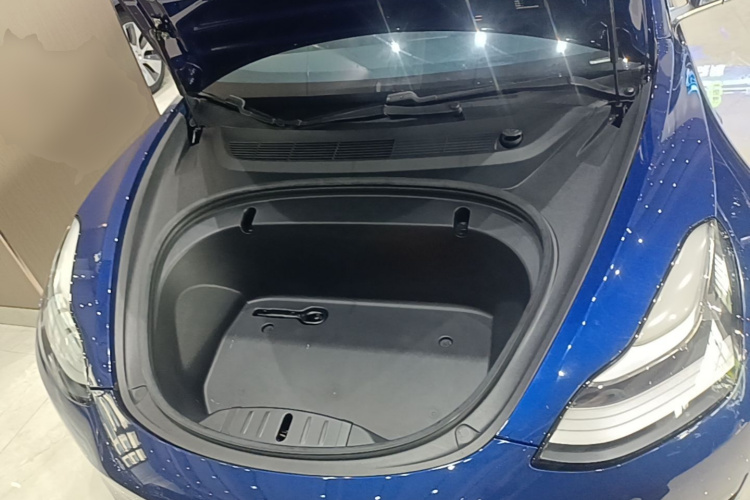 Tesla Model 3 2020 car image #20