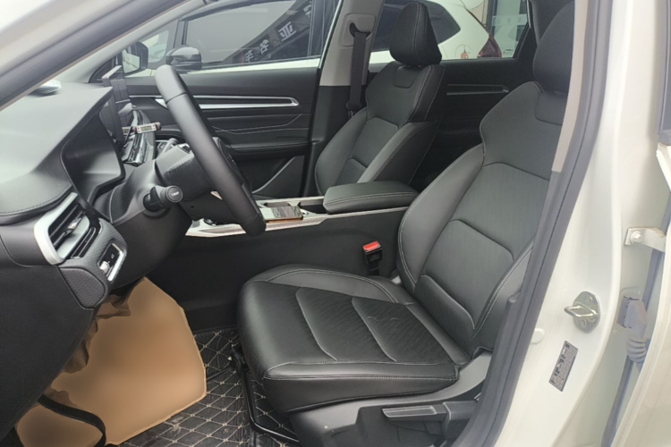 GEELY Emgrand 2024 car image #15