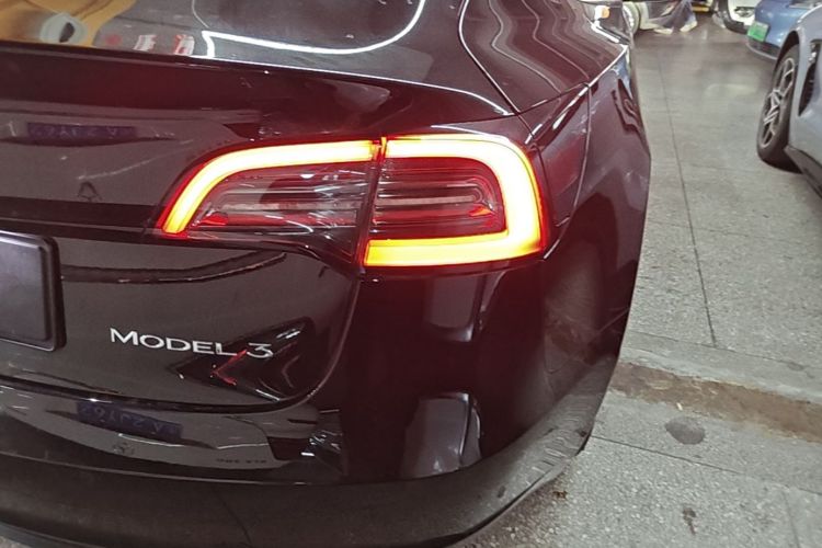 Tesla Model 3 2022 car image #8