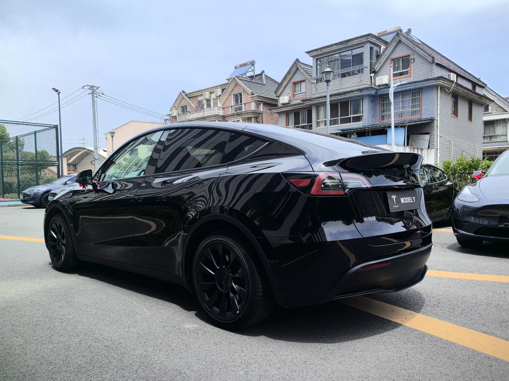 Tesla Model Y 2022 #4 Tesla Model Y 2022 car image #4