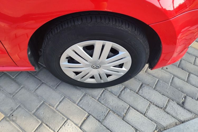 Volkswagen Polo 2017 car image #9