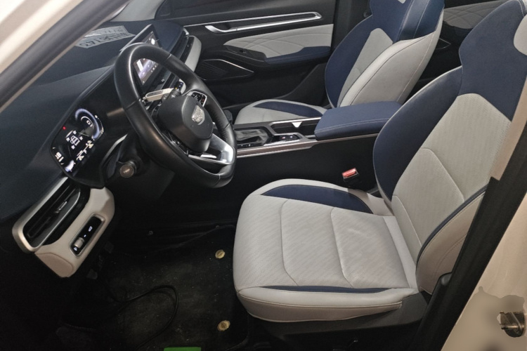 GEELY Emgrand 2021 #15 GEELY Emgrand 2021 car image #15