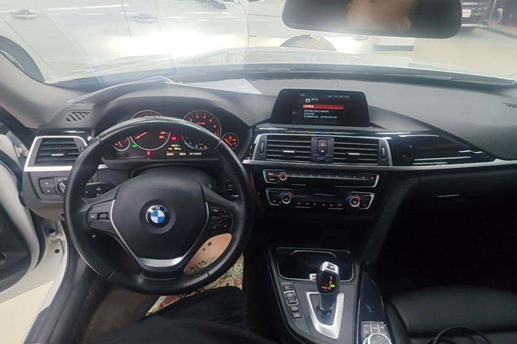 BMW 3 Series GT 2019 #10 BMW 3 Series GT 2019 car image #10