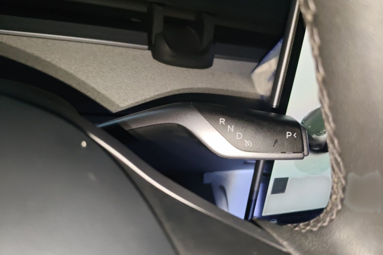 Tesla Model Y 2023 #18 Tesla Model Y 2023 car image #18