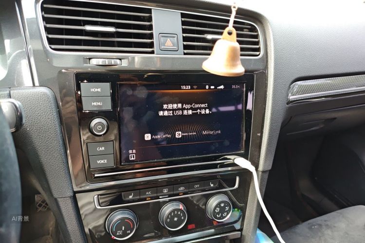 Volkswagen Golf 2019 car image #15