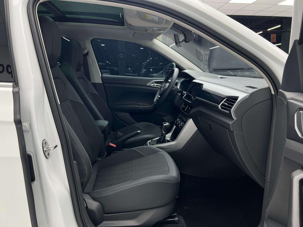 Volkswagen T-Cross 2023 #22 Volkswagen T-Cross 2023 car image #22