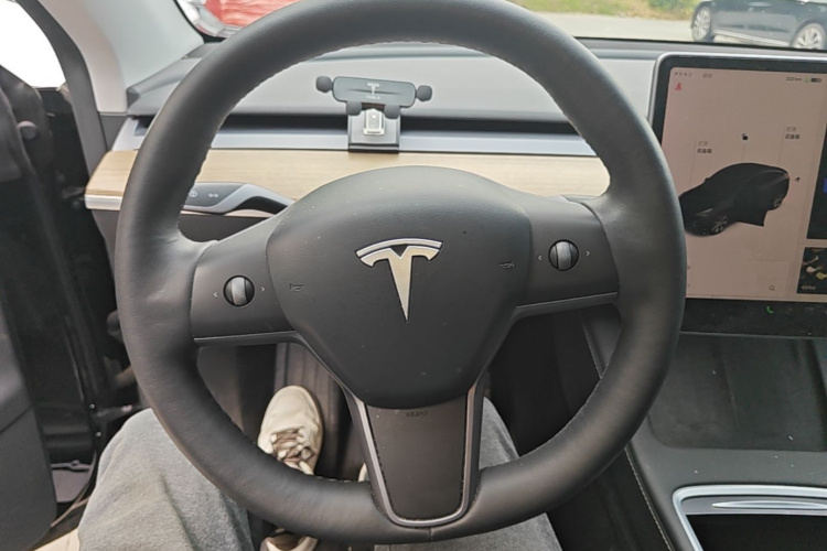 Tesla Model Y 2022 #15 Tesla Model Y 2022 car image #15