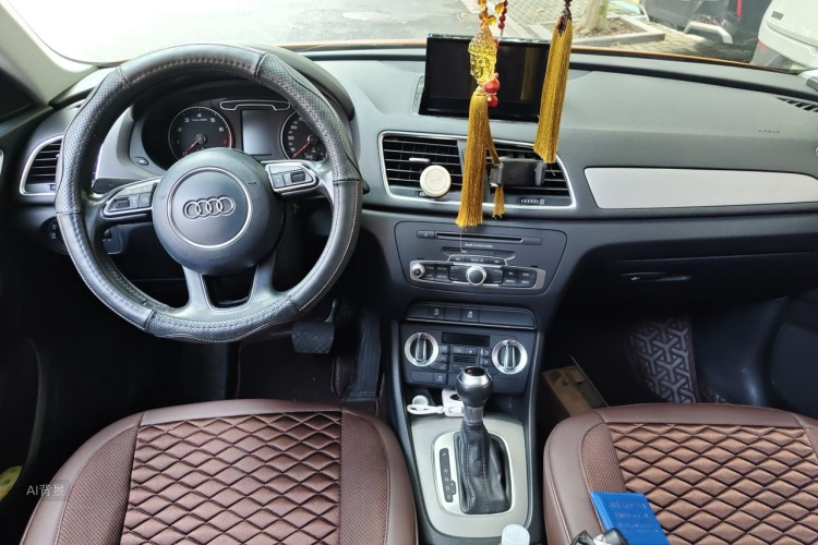 Audi Q3 2015 car image #11