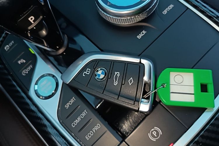 BMW 3 Series 2020 #9 BMW 3 Series 2020 immagine di auto #9