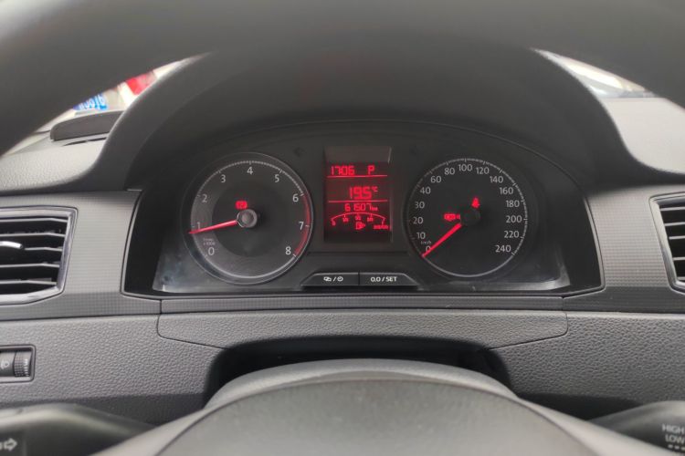 Volkswagen Santana 2017 car image #8