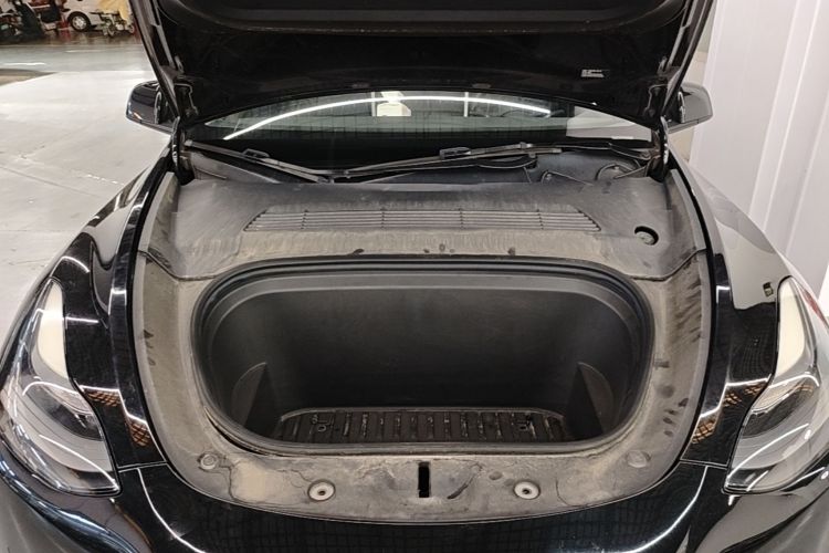 Tesla Model Y 2021 #20 Tesla Model Y 2021 car image #20