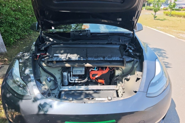 Tesla Model Y 2024 car image #22