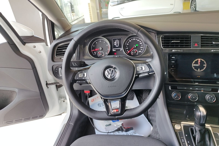 Volkswagen Golf 2020 #11 Volkswagen Golf 2020 car image #11