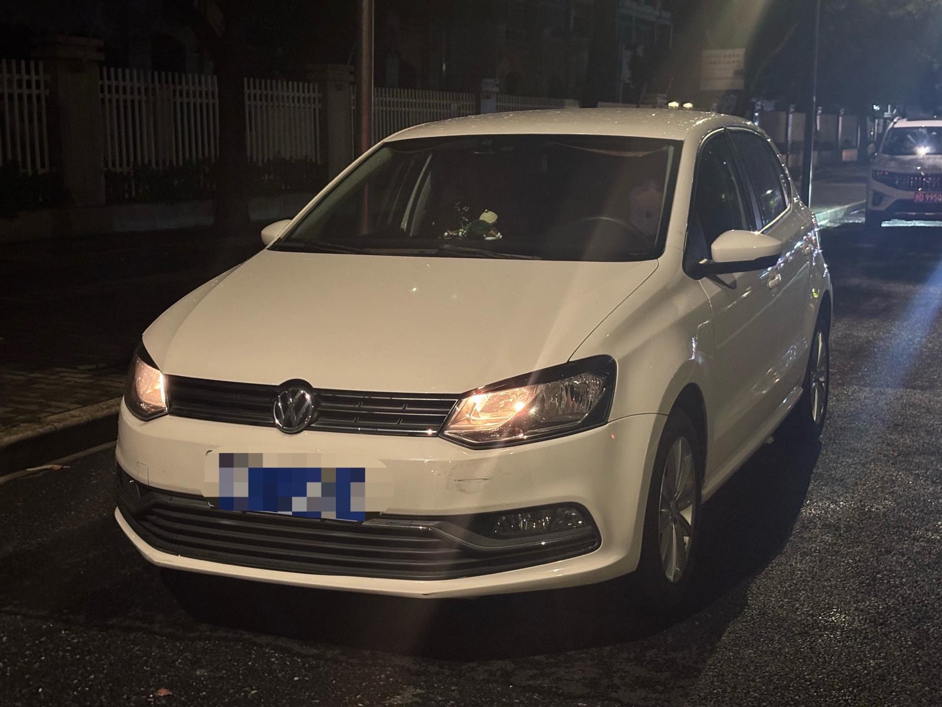 Volkswagen Polo 2015 Volkswagen Polo 2015 car image