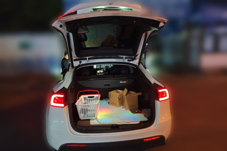 Tesla Model Y 2024 car image #21