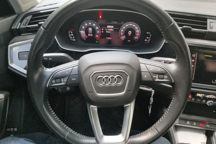 Audi Q3 2019 car image #12