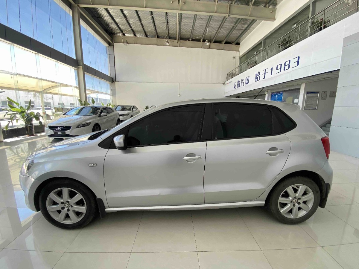 Volkswagen Polo 2011 #2 Volkswagen Polo 2011 car image #2