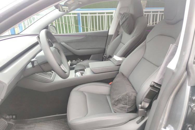 Tesla Model Y 2025 #17 Tesla Model Y 2025 car image #17