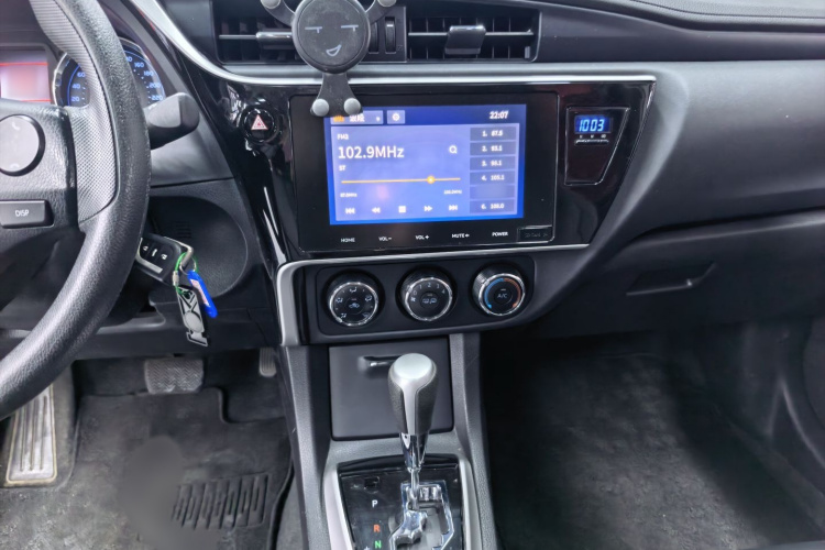 Toyota Corolla 2018 car image #16