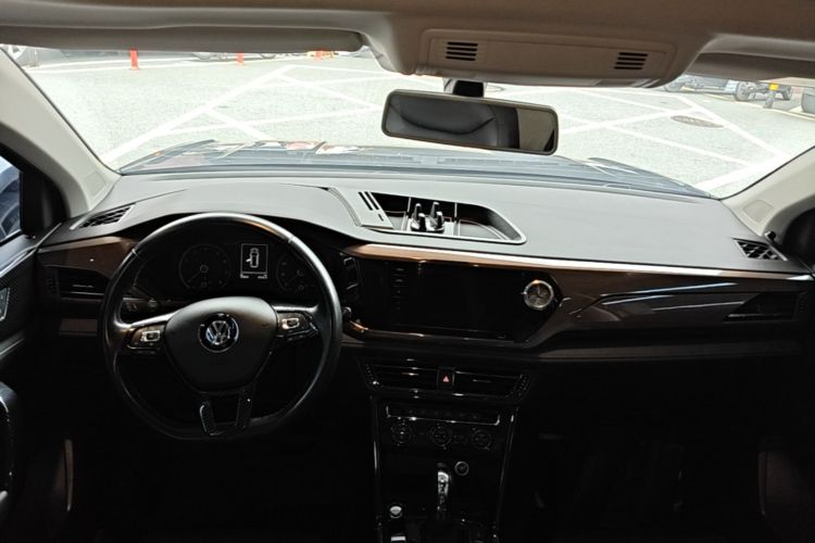 Volkswagen Tharu 2020 car image #11