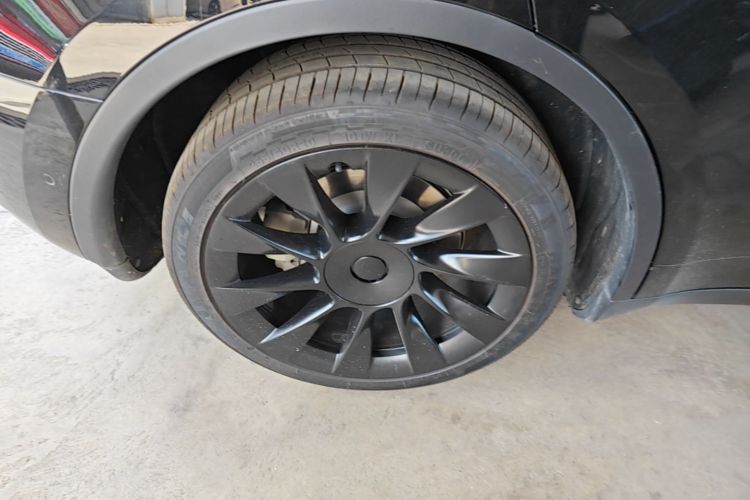 Tesla Model Y 2021 #10 Tesla Model Y 2021 car image #10
