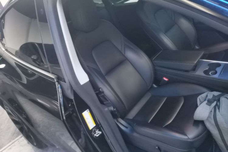 Tesla Model Y 2022 car image #24