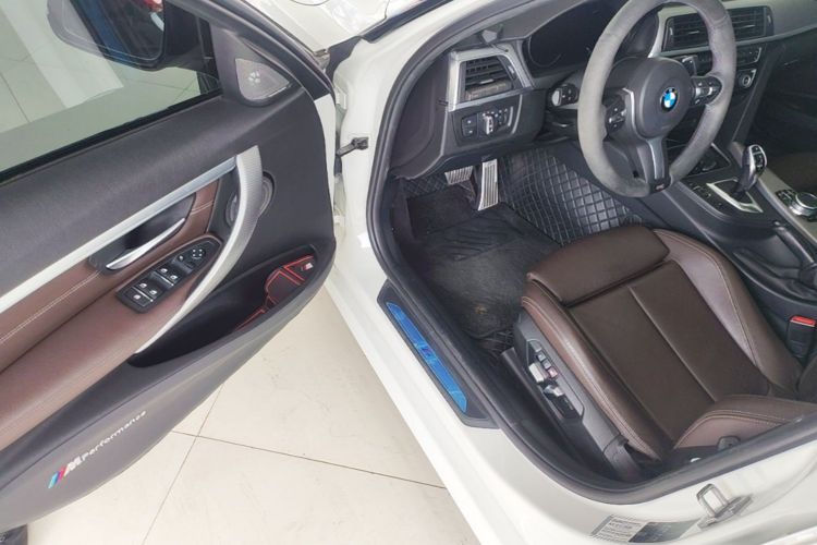 BMW 3 Series 2018 #16 BMW 3 Series 2018 car image #16
