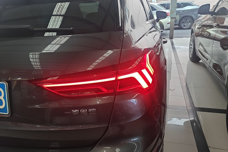 Audi Q3 2021 #8 Audi Q3 2021 car image #8