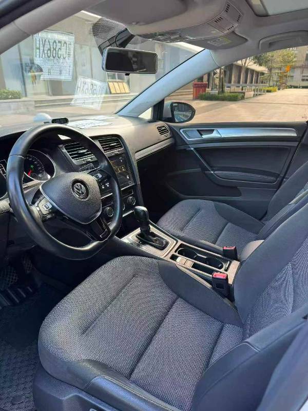 Volkswagen Golf 2020 car image #7