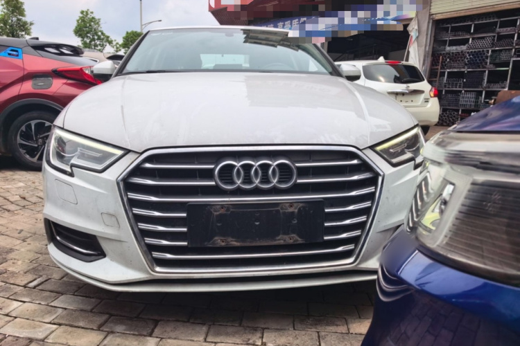 Audi A3 2018 car image #3