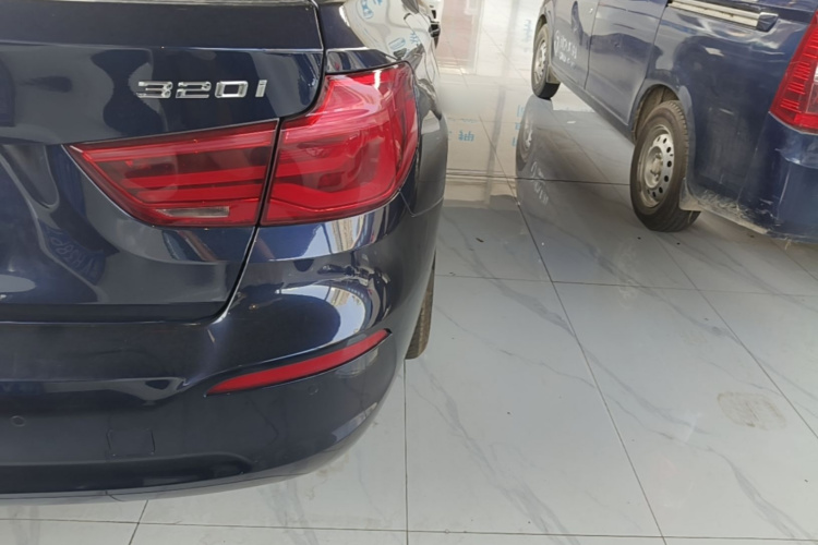BMW 3 Series GT 2019 изображение автомобиля #8
