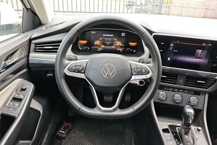 Volkswagen Bora 2024 #11 Volkswagen Bora 2024 car image #11