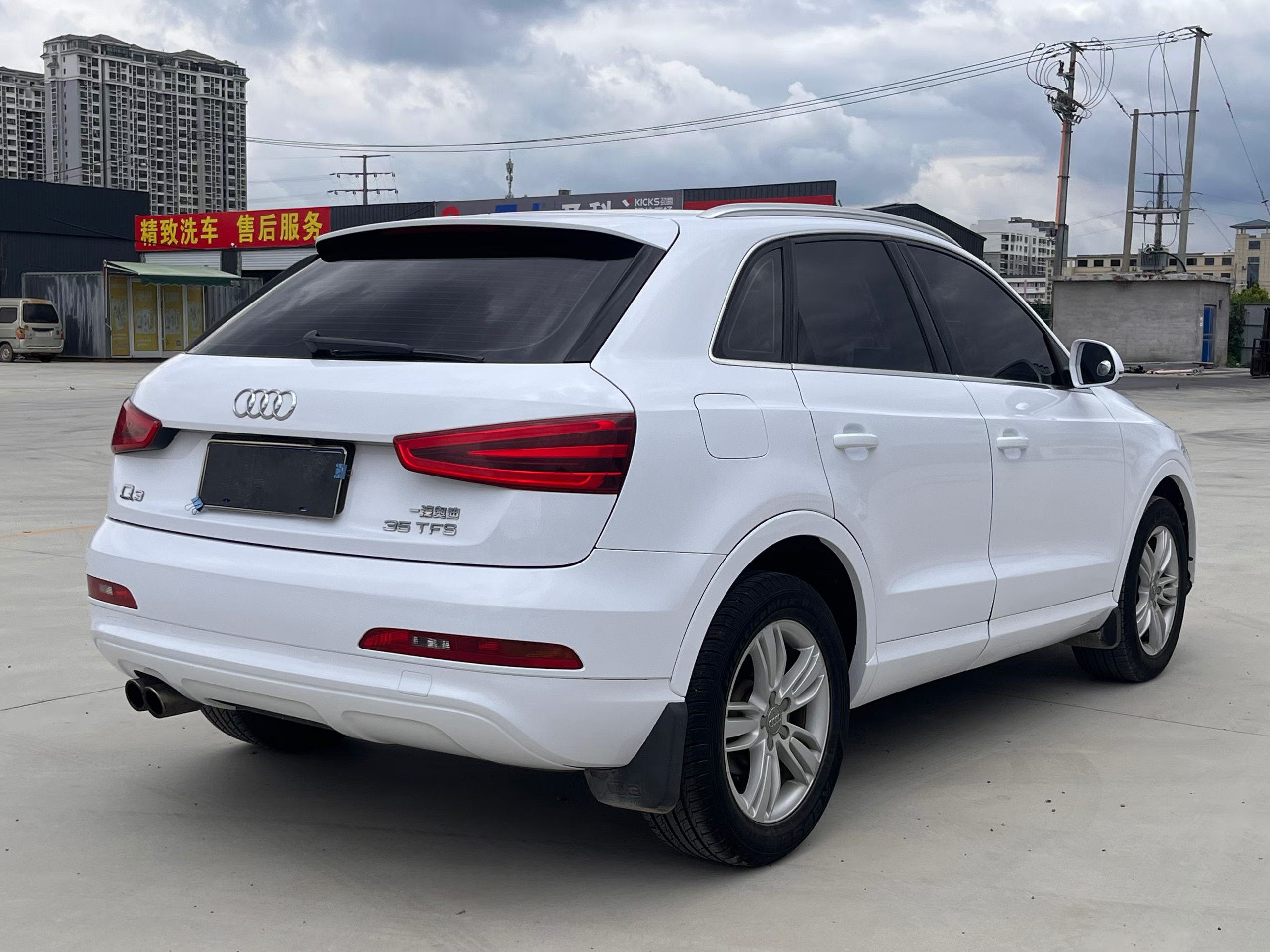 Audi Q3 2014 car image #6