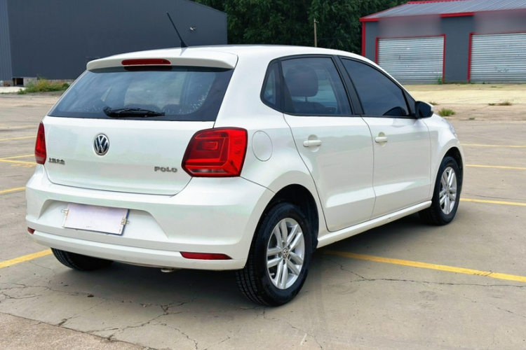 Volkswagen Polo 2016 car image #3