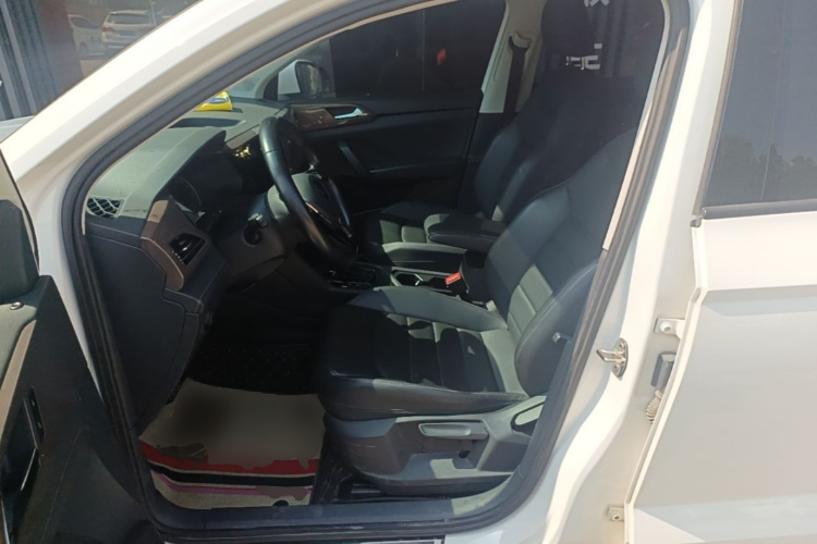 Volkswagen Tharu 2021 car image #15