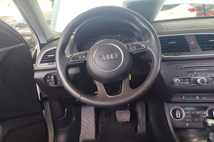 Audi Q3 2018 #11 Audi Q3 2018 car image #11