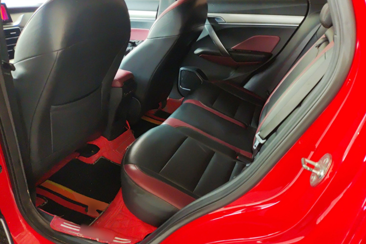 GEELY Coolray 2019 immagine di auto #13