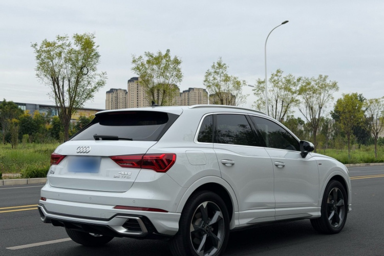 Audi Q3 2024 car image #5