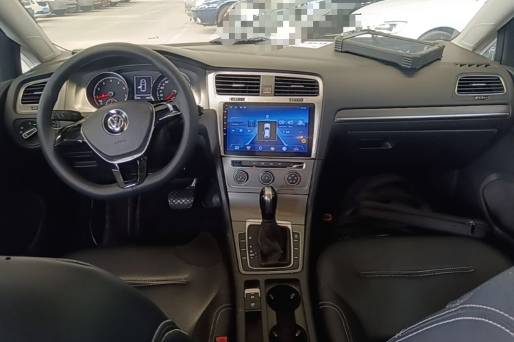 Volkswagen Golf 2015 car image #10