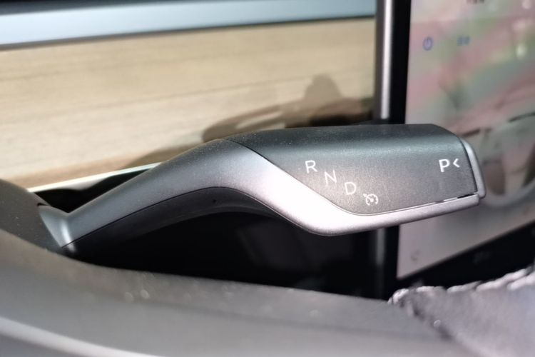 Tesla Model 3 2021 car image #14