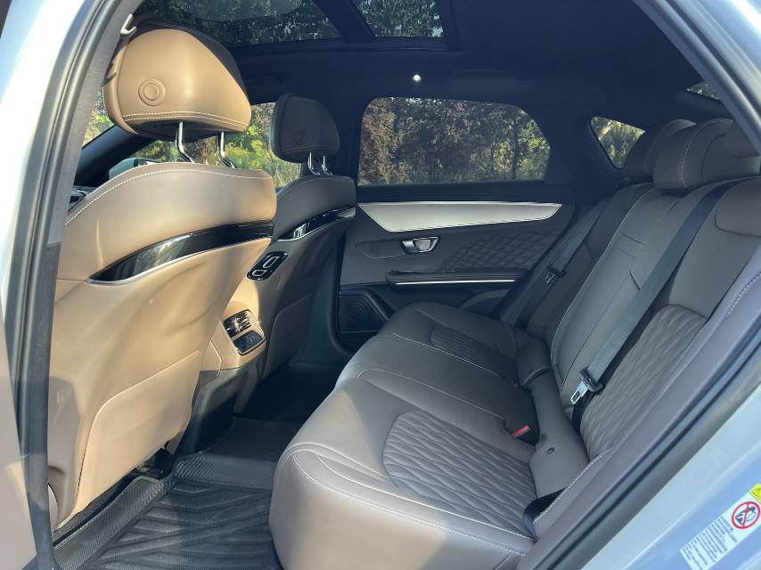 BYD Han 2024 car image #8